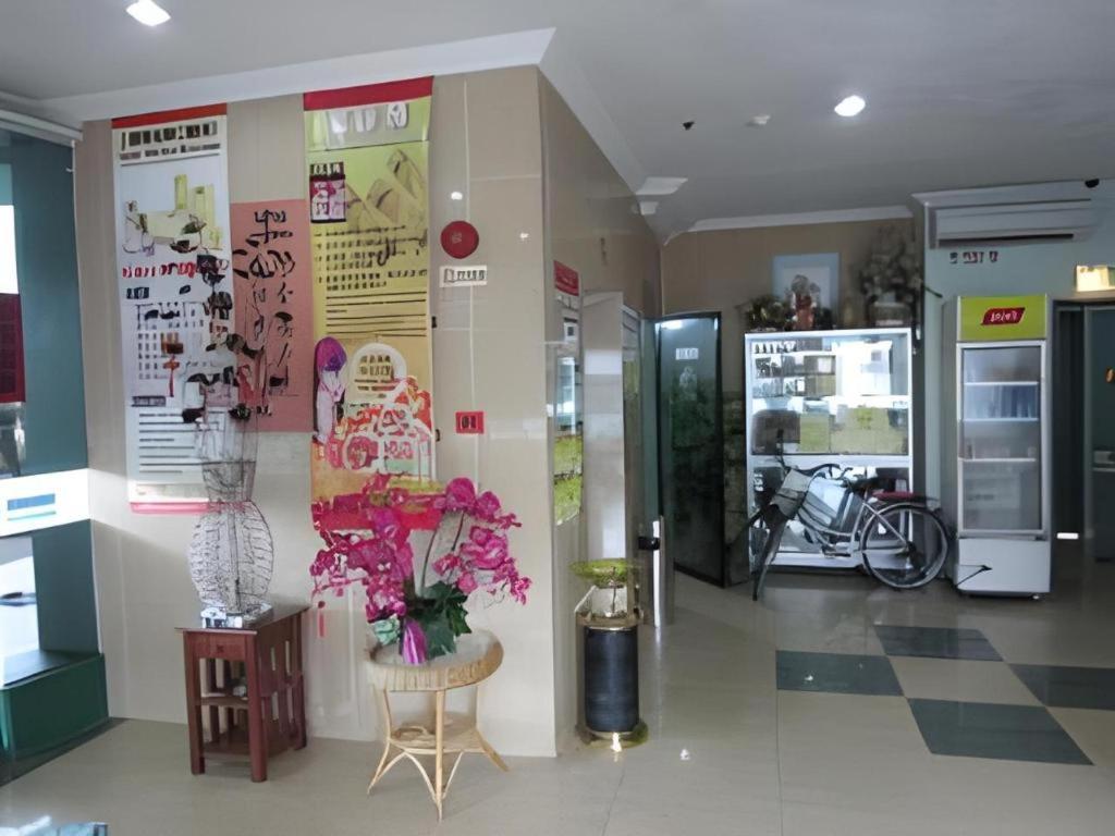 Hotel Hung Hung Kuching Exterior photo