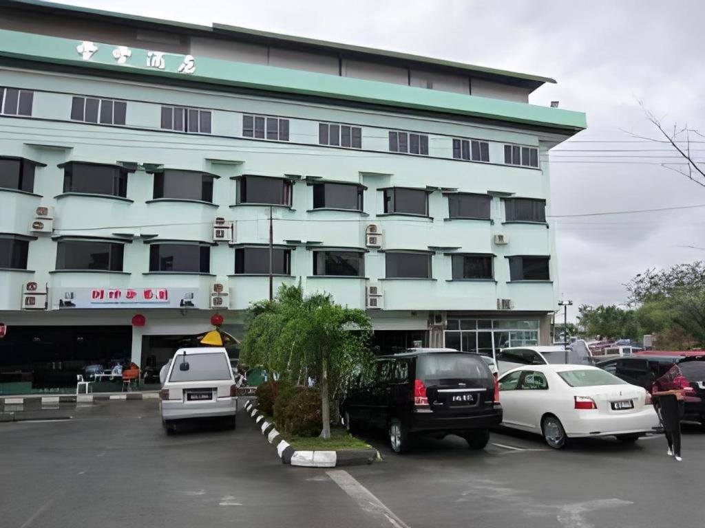 Hotel Hung Hung Kuching Exterior photo